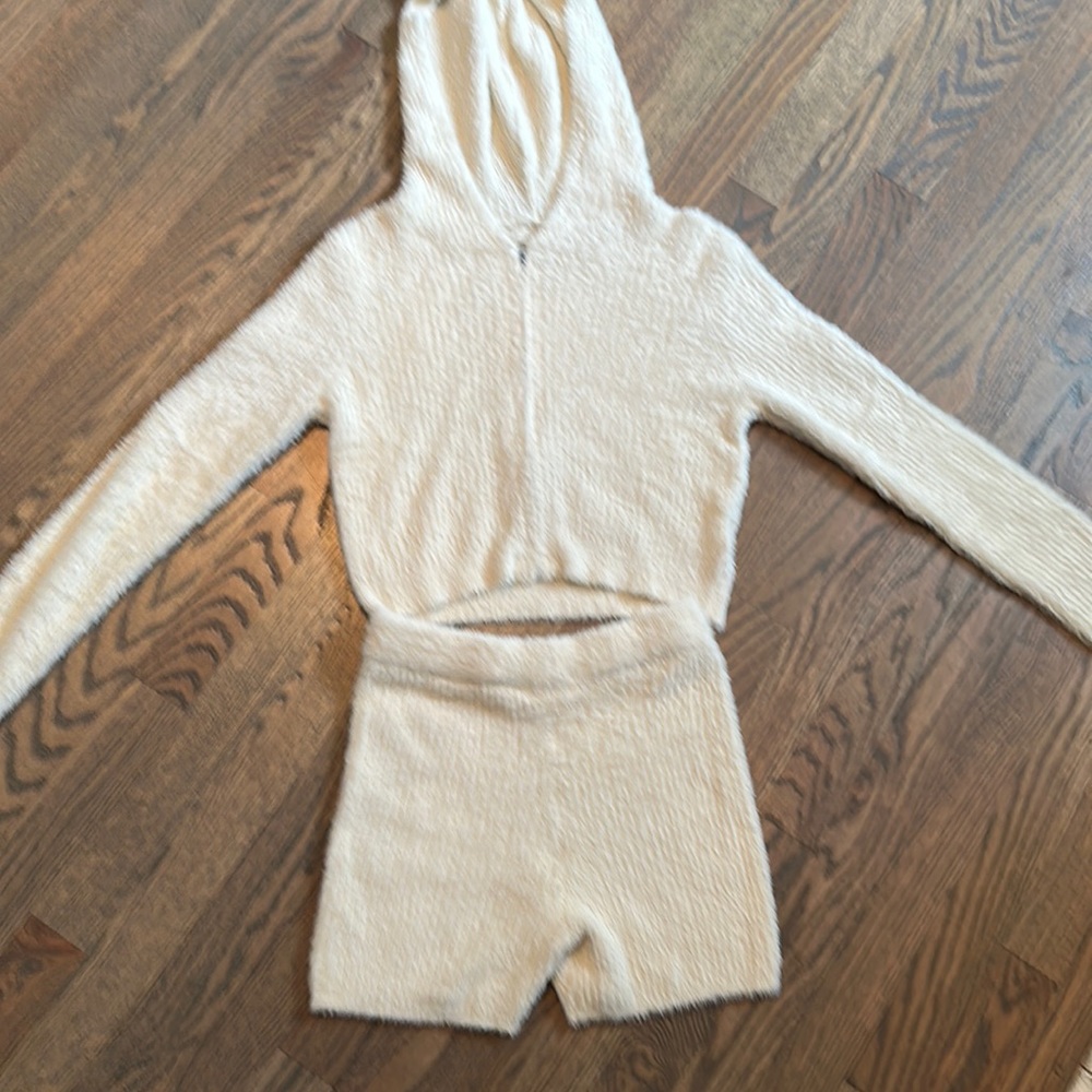 Aeropostale two piece furr tan size small